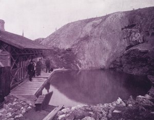 Poolen vid Banff Hot Springs, Brittisk Amerika (s/v foto) av American Photographer (after)