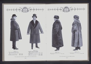 Tvåsidigt uppslag från The Theatre of Fur Fashion (s/v foto) av American Photographer (after)