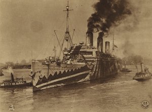 Amerika i första världskriget: "Leviathan", tidigare det tyska passagerarfartyget "Vaterland", lämnar Hoboken för Frankrike (svartvitt foto) av American Photographer