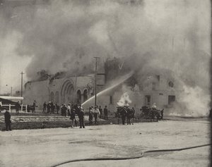 Bränning av kyllagret av American Photographer