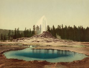 Castle Geyser, Yellowstone National Park, ca 1898 (fotokrom) av American Photographer