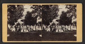 Barn och lekplats, Oneida Community, New York State, ca 1870 (s/v foto) av American Photographer