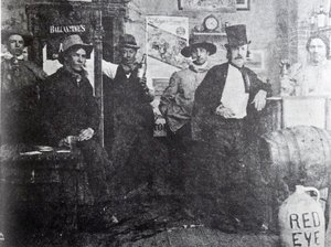 Cripple Creek Barroom, 1898 av American Photographer