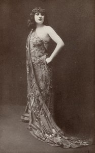 Mary Garden, som "Salome" (svartvitt foto) av American Photographer