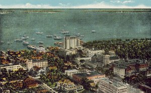 Miami, Florida, ca 1925: Fågelperspektiv av Miami (färgfoto) av American Photographer