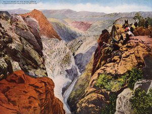 På randen till Royal Gorge (färgfoto) av American Photographer