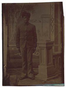 Porträtt av en soldat,ca. 1880 (foto) av American Photographer