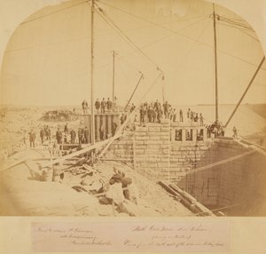 South Gate House of the New Reservoir, Central Park, under konstruktion (albumintryck) av American Photographer
