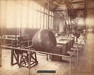 Stephen F. Whitman & Sons utställning i Machinery Hall of the Centennial Exposition, Philadelphia av American Photographer