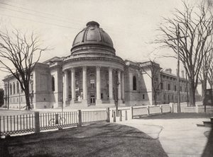 Yale University: "Rotunda", Woolsey Hall till vänster, Yale Dining-Hall till höger (svartvitt foto) av American Photographer