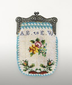 Pärlpåse, ca. 1843 (glaspärlor, nickelsilver och textilstöd) av American School