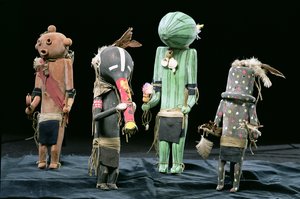 Fyra Kachina dockor av American School