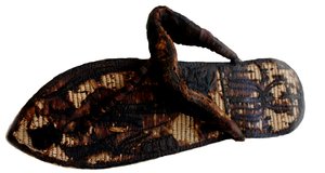 Tutankhamons sandal dekorerad med bundna fångar och sema-tawy symboler, 1300-talet. före Kristus