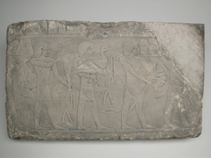 Väggfragment från en grav föreställande offerbärare