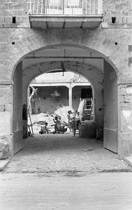 BEARBETNING AV HAMPA, FRUKOST PÅ JOBBET av Ando Gilardi