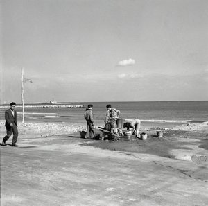 ARBETSDISTRIKT av Ando Gilardi