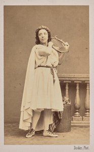 Porträtt av sångerskan och kompositören Pauline Viardot 1821-1910, 1862. av Andre Adolphe Eugene Disderi