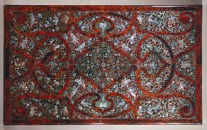 Encruced topp i stil med Andre-Charles Boulle, detalj av snidat och förgyllt bord, signerad P van Loose och M Verbiest, Nederländerna av Andre Charles Boulle