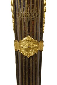 Ett par Louis XIV plintar av Andre Charles Boulle