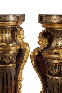 Ett par Louis XIV plintar av Andre Charles Boulle