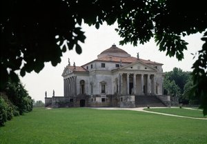 Utsikt över Villa Almerico-Capra, byggd av den italienska arkitekten Andrea Palladio (1508-1580) 1567-1570 och färdigställd av Vincenzo Scamozzi (1552-1616) 1591, Vicenza, Italien eller Rondellen av Andrea Pa av Andrea and Scamozzi Vincenzo Palladio