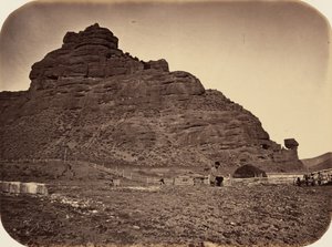 Plåt 34. Sentinel Rock, Weber Valley,1869 (foto) av Andrew Joseph Russell