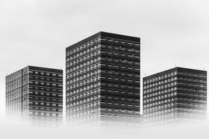 Misty City Towers av Andrey Kotov