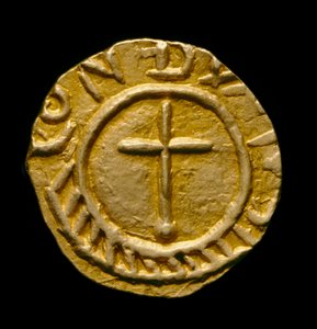 Crondall mynt nr. 59, anglosaxiskt mynt från Crondall Hoard, Crondall, Hampshire (guld)