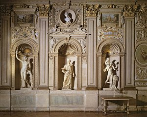Galleria Carracci, detalj av den förgyllda, stuckade väggdekorationen med nischer innehållande marmorskulptur, 1597-1604 foto av Annibale Carracci