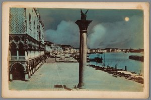 Utsikt över Markusplatsen med Colonne di San Marco och hörnet av Dogepalatset i Venedig av Anonymous