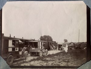 Första världskriget 1914-1918: Vaccination av soldater av franska Röda Korsets sjuksköterskor vid Saint Gilles (Saint-Gilles) station i Engelska kanalen, Basse-Normandie (Lagre Normandie), Frankrike. Anonym fotografi juni 1917. Privat samling, Stella. av Anonymous Anonymous