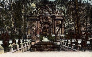 Paris: utsikt över Fontaine Medicis i trädgårdarna i Luxemburg. Fotografi från 1920 i "" Artistic Album"" av staden Paris. Privat samling. av Anonymous Anonymous