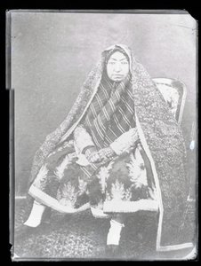 Studioporträtt: Nasir Al-Din Shahs mor, Mahd-i Awliya (s/v foto)