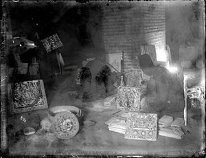 Kakelmakare i sin verkstad, ca 1880-1930