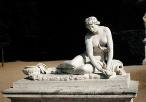 Nymf med skal, från Parterre de Latone av Antoine Coysevox