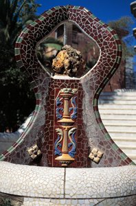 Kaklad fontän, Guell Park (1900-1914)