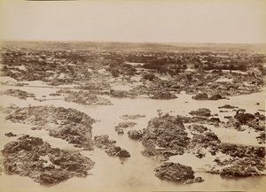 [View of the First Cataract] / [Vue de la Premiere Cataracte] av Antonio Beato