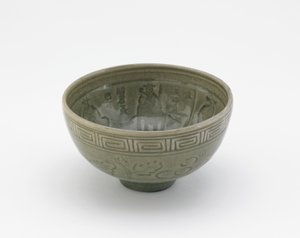 Serveringsskål i stil med Longquan ware, Serveringsskål (hachi), tidigt 1800-tal (stengods med celadonglasyr) av Aoki (attr. to) Mokubei