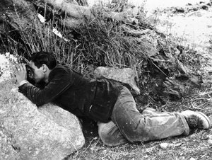 Salvatore Giuliano gömmer sig i underbuskarna, 1937