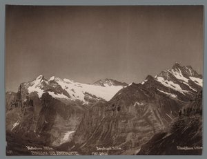 Utsikt över Wetterhorn, Berglistock och Schreckhorn i Bernalperna Panorama över Jungfraukette (serietitel på objekt)