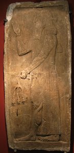 Präst med en gren av granatäppleträd. Detalj av en relief från den assyriske kungen Sargon II:s palats, 722-705 f.Kr. av Assyrian
