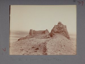 Vy över Mazar Tagh (svartvitt foto) av Aurel Stein
