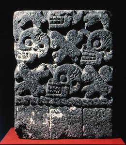 Tzompantli, sen efter klassisk period (1300-1521) (sten) av Aztec Aztec