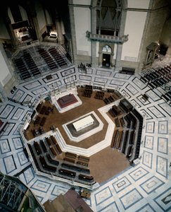 Utsikt över den åttkantiga marmorkören gjord av Baccio Bandinelli (1488-1560) (Bartolommeo Brandini), inuti katedralen i Florens (Duomo Santa Maria del Fiore). 1555, Florens, Italien