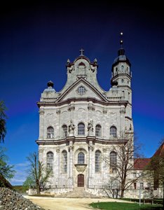 Utsikt över klostrets fasad av arkitekten Johann Balthasar Neumann (1687-1753) Neresheim, Tyskland