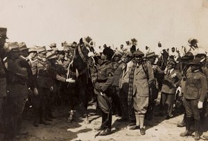 Benito Mussolini med sin fascist och Italo Balbo i Libyen i Tripoli (s/v foto) av Barbera La