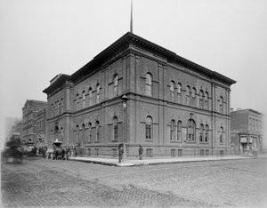 Harrison Street Police Station, Chicago, Illinois, USA, ca 1900 (s/v foto) av Barnes and Crosby