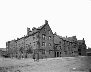 Hull House, Chicago, Illinois, USA, ca 1905 (s/v foto) av Barnes and Crosby