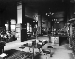 John Crerar Library, Chicago, Illinois, USA, ca 1900 (s/v foto) av Barnes and Crosby