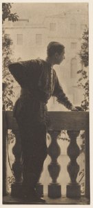 [Självporträtt] / [Adolf de Meyer på balkongen i Palazzo Balbi-Valier, Venedig, Italien]